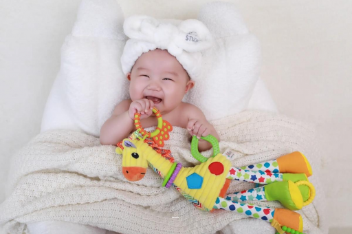 宜阳宝宝头上有白色的小点 宜阳宝宝头上有白色的小点